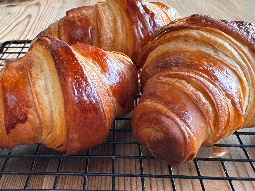 Patisserie master class. Croissants, donuts and macarons